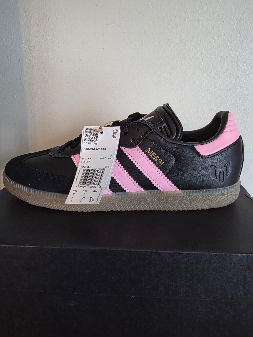 Adidas Samba Messi Men Size 7 Women Size 8.5 new with box No Lid